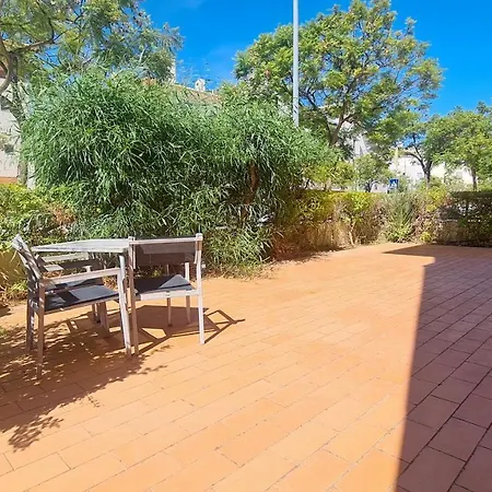 2 Terrace Town House Lejlighed